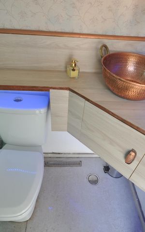 Casa de condomínio à venda com 239m², 4 quartos e sem vagaBanheiro da área da piscina