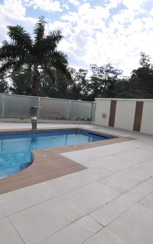 Casa de condomínio à venda com 239m², 4 quartos e sem vagaPiscina