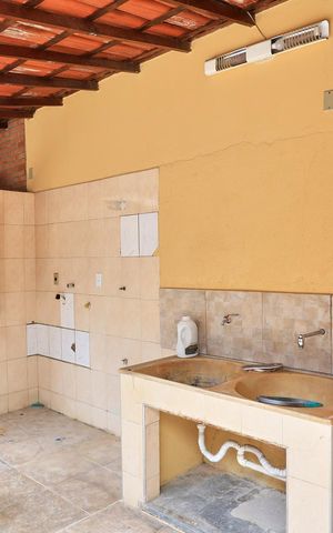 Casa à venda com 360m², 4 quartos e 5 vagas Casa à venda com 360m², 4 quartos e 5 vagasÁrea de Serviço