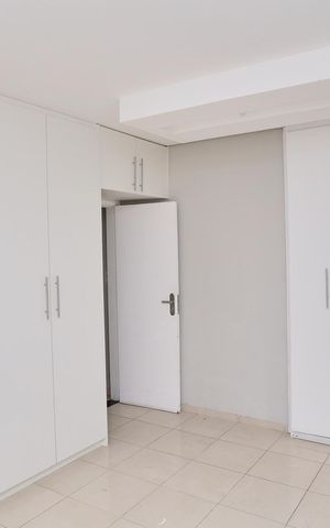 Casa à venda com 360m², 4 quartos e 5 vagas Casa à venda com 360m², 4 quartos e 5 vagasSuíte
