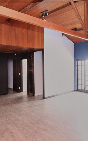 Casa à venda com 360m², 4 quartos e 5 vagas Casa à venda com 360m², 4 quartos e 5 vagasSalão de Festas