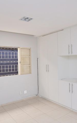 Casa à venda com 360m², 4 quartos e 5 vagas Casa à venda com 360m², 4 quartos e 5 vagasSuíte