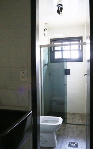 Casa à venda com 360m², 4 quartos e 5 vagas Casa à venda com 360m², 4 quartos e 5 vagasBanheiro