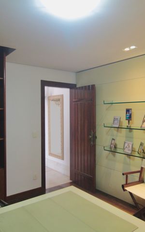 Casa para alugar com 600m², 4 quartos e 4 vagasEscritório