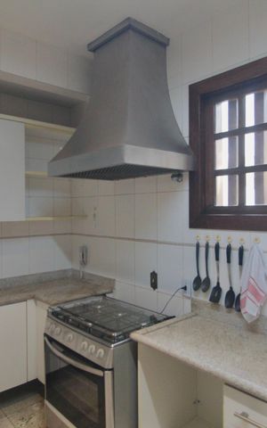 Casa para alugar com 600m², 4 quartos e 4 vagasCozinha