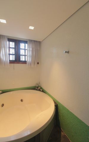 Casa para alugar com 600m², 4 quartos e 4 vagasBanheiro da Suite 1