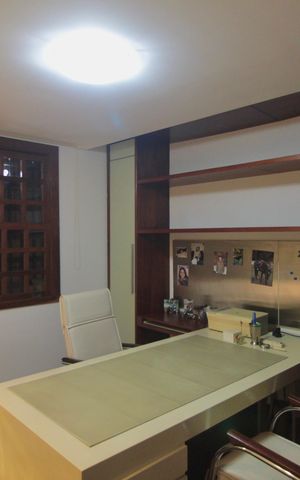 Casa para alugar com 600m², 4 quartos e 4 vagasEscritório