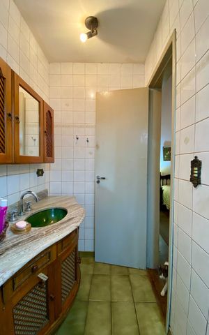 Casa de condomínio à venda com 167m², 3 quartos e 4 vagas Casa de condomínio à venda com 167m², 3 quartos e 4 vagasBanheiro da Suíte