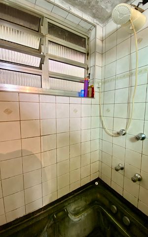 Casa de condomínio à venda com 167m², 3 quartos e 4 vagas Casa de condomínio à venda com 167m², 3 quartos e 4 vagasBanheiro da Suíte