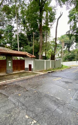 Casa de condomínio à venda com 167m², 3 quartos e 4 vagas Casa de condomínio à venda com 167m², 3 quartos e 4 vagasFachada