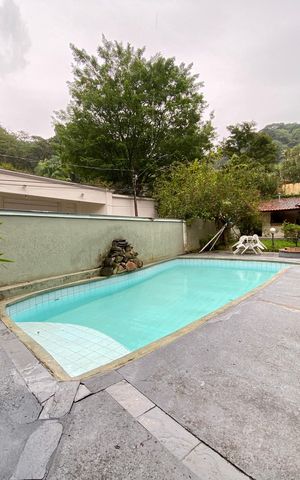 Casa de condomínio à venda com 167m², 3 quartos e 4 vagas Casa de condomínio à venda com 167m², 3 quartos e 4 vagasÁrea comum - Piscina