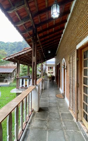 Casa de condomínio à venda com 167m², 3 quartos e 4 vagas Casa de condomínio à venda com 167m², 3 quartos e 4 vagasVaranda da Sala
