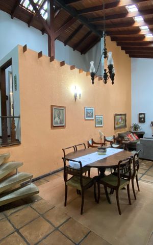 Casa de condomínio à venda com 167m², 3 quartos e 4 vagas Casa de condomínio à venda com 167m², 3 quartos e 4 vagasSala