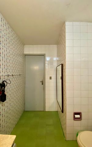 Casa de condomínio à venda com 167m², 3 quartos e 4 vagas Casa de condomínio à venda com 167m², 3 quartos e 4 vagasBanheiro Social