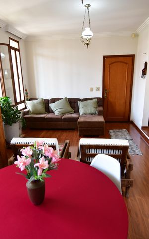 Casa à venda com 183m², 3 quartos e 3 vagasSala