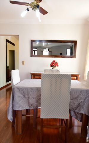 Casa à venda com 183m², 3 quartos e 3 vagasSala