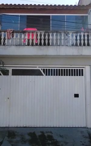 Casa à venda com 125m², 3 quartos e 2 vagas Casa à venda com 125m², 3 quartos e 2 vagasFachada