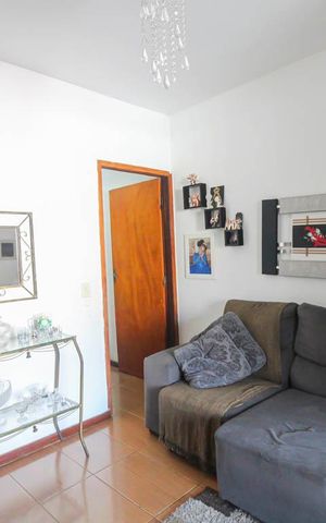 Casa à venda com 125m², 3 quartos e 2 vagas Casa à venda com 125m², 3 quartos e 2 vagasSala