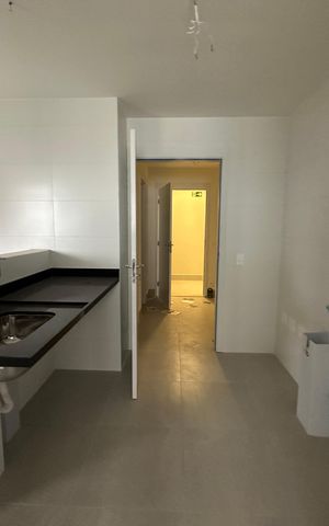Apartamento à venda com 175m², 3 quartos e 3 vagas Apartamento à venda com 175m², 3 quartos e 3 vagasCozinha