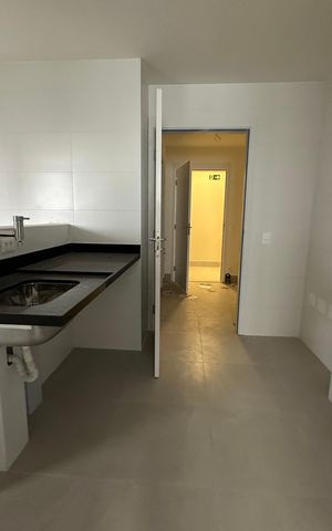 Apartamento à venda com 175m², 3 quartos e 3 vagas Apartamento à venda com 175m², 3 quartos e 3 vagasCozinha