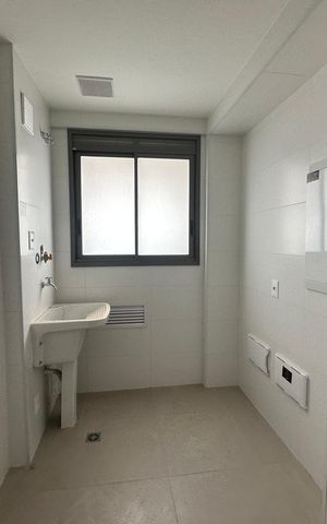 Apartamento à venda com 175m², 3 quartos e 3 vagas Apartamento à venda com 175m², 3 quartos e 3 vagasÁrea de Serviço