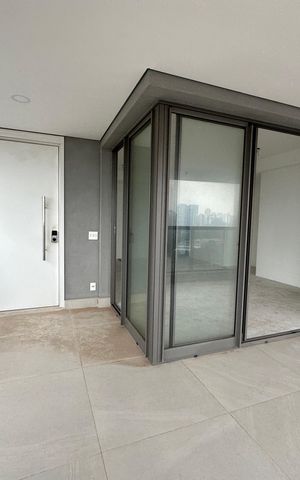 Apartamento à venda com 175m², 3 quartos e 3 vagas Apartamento à venda com 175m², 3 quartos e 3 vagasVaranda da Sala