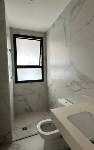 Apartamento à venda com 175m², 3 quartos e 3 vagas Apartamento à venda com 175m², 3 quartos e 3 vagasBanheiro da Suíte 2