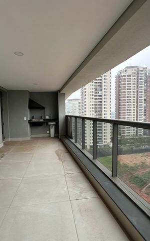 Apartamento à venda com 175m², 3 quartos e 3 vagas Apartamento à venda com 175m², 3 quartos e 3 vagasVaranda da Sala