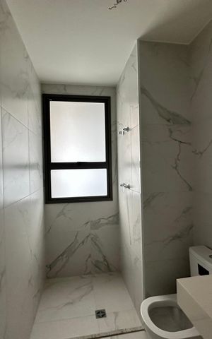 Apartamento à venda com 175m², 3 quartos e 3 vagas Apartamento à venda com 175m², 3 quartos e 3 vagasBanheiro da Suíte 1
