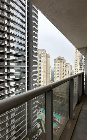Apartamento à venda com 175m², 3 quartos e 3 vagas Apartamento à venda com 175m², 3 quartos e 3 vagasVaranda da Sala