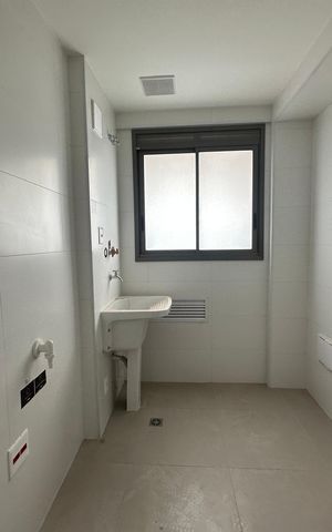 Apartamento à venda com 175m², 3 quartos e 3 vagas Apartamento à venda com 175m², 3 quartos e 3 vagasÁrea de Serviço