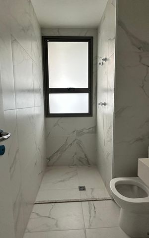 Apartamento à venda com 175m², 3 quartos e 3 vagas Apartamento à venda com 175m², 3 quartos e 3 vagasBanheiro da Suíte 1