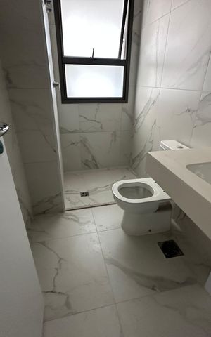Apartamento à venda com 175m², 3 quartos e 3 vagas Apartamento à venda com 175m², 3 quartos e 3 vagasBanheiro da Suíte 2