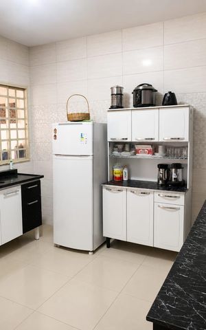 Casa para alugar com 192m², 4 quartos e 4 vagas Casa para alugar com 192m², 4 quartos e 4 vagasCozinha