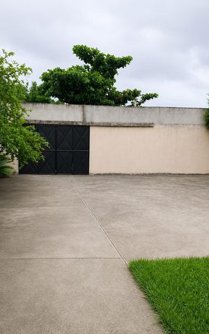 Casa para alugar com 192m², 4 quartos e 4 vagas Casa para alugar com 192m², 4 quartos e 4 vagasÁrea Externa