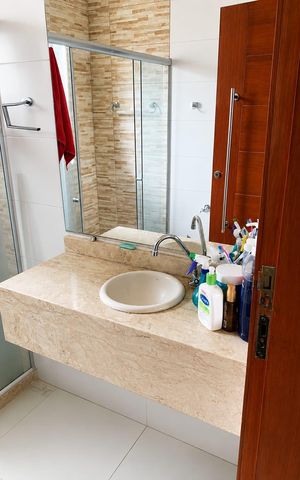 Casa para alugar com 192m², 4 quartos e 4 vagas Casa para alugar com 192m², 4 quartos e 4 vagasBanheiro