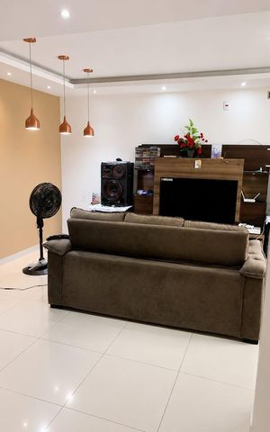 Casa para alugar com 192m², 4 quartos e 4 vagas Casa para alugar com 192m², 4 quartos e 4 vagasSala