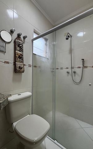 Casa à venda com 180m², 3 quartos e 4 vagas Casa à venda com 180m², 3 quartos e 4 vagasBanheiro