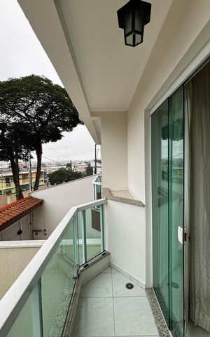 Casa à venda com 180m², 3 quartos e 4 vagas Casa à venda com 180m², 3 quartos e 4 vagasSala - Sala de Jantar Varanda