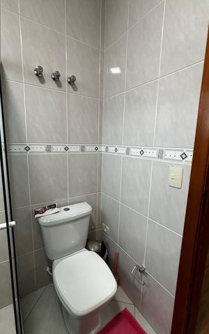Casa à venda com 180m², 3 quartos e 4 vagas Casa à venda com 180m², 3 quartos e 4 vagasBanheiro da Suíte