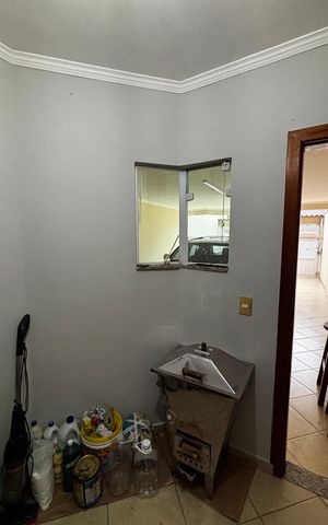 Casa à venda com 180m², 3 quartos e 4 vagas Casa à venda com 180m², 3 quartos e 4 vagasQuarto da Garagem
