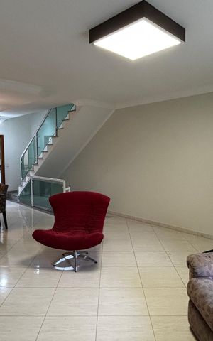 Casa à venda com 180m², 3 quartos e 4 vagas Casa à venda com 180m², 3 quartos e 4 vagasSala - Sala de Jantar