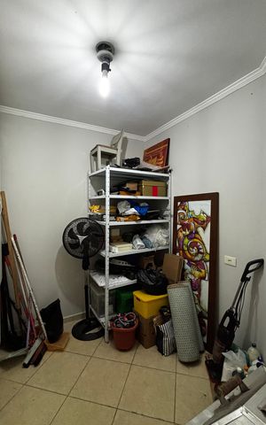 Casa à venda com 180m², 3 quartos e 4 vagas Casa à venda com 180m², 3 quartos e 4 vagasQuarto da Garagem
