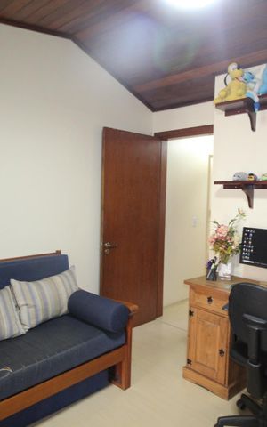 Casa de condomínio à venda com 126m², 3 quartos e 2 vagasEscritório
