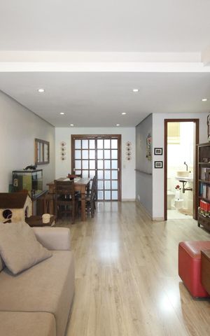 Casa de condomínio à venda com 126m², 3 quartos e 2 vagasSala