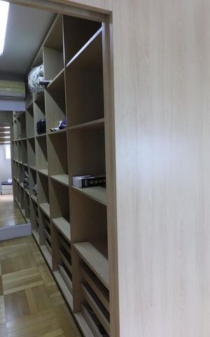 Casa de condomínio à venda com 750m², 4 quartos e 8 vagasCloset da suíte 1