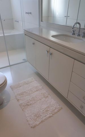 Casa de condomínio à venda com 750m², 4 quartos e 8 vagasBanheiro da Suíte 4