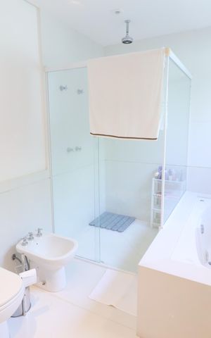 Casa de condomínio à venda com 750m², 4 quartos e 8 vagasBanheiro da Suíte 3