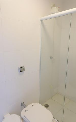 Casa de condomínio à venda com 750m², 4 quartos e 8 vagasVestiário