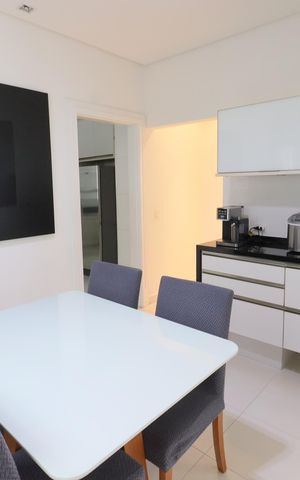 Casa de condomínio à venda com 750m², 4 quartos e 8 vagasCozinha e Área de Serviço